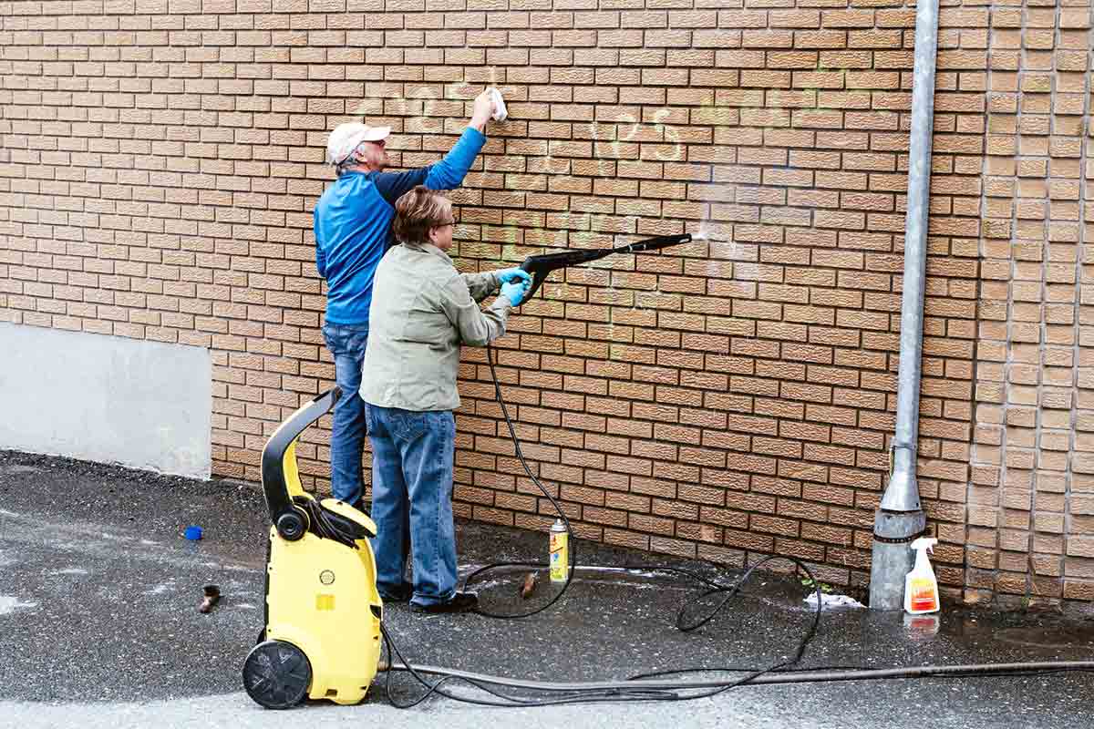 Graffiti entfernen – Anleitung: So entfernen Sie jedes Graffiti